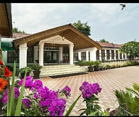 Jamal Resorts Srinagar  Luaran gambar