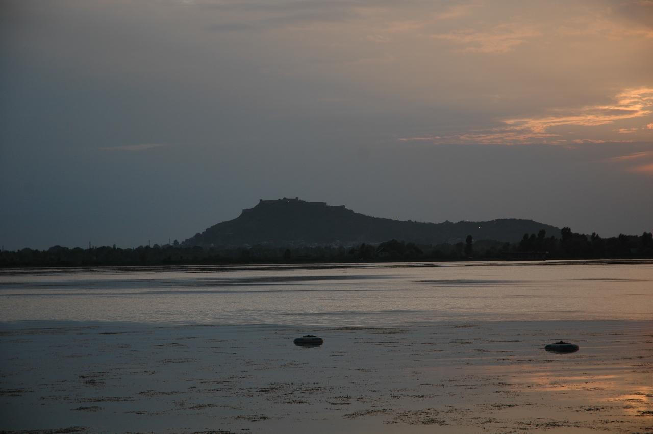 Jamal Resorts Srinagar  Luaran gambar