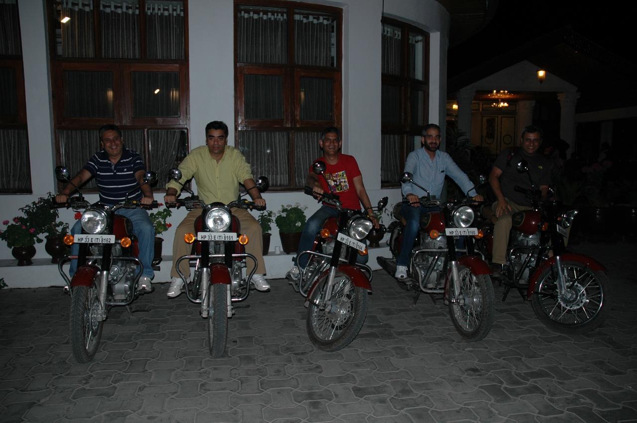 Jamal Resorts Srinagar  Luaran gambar